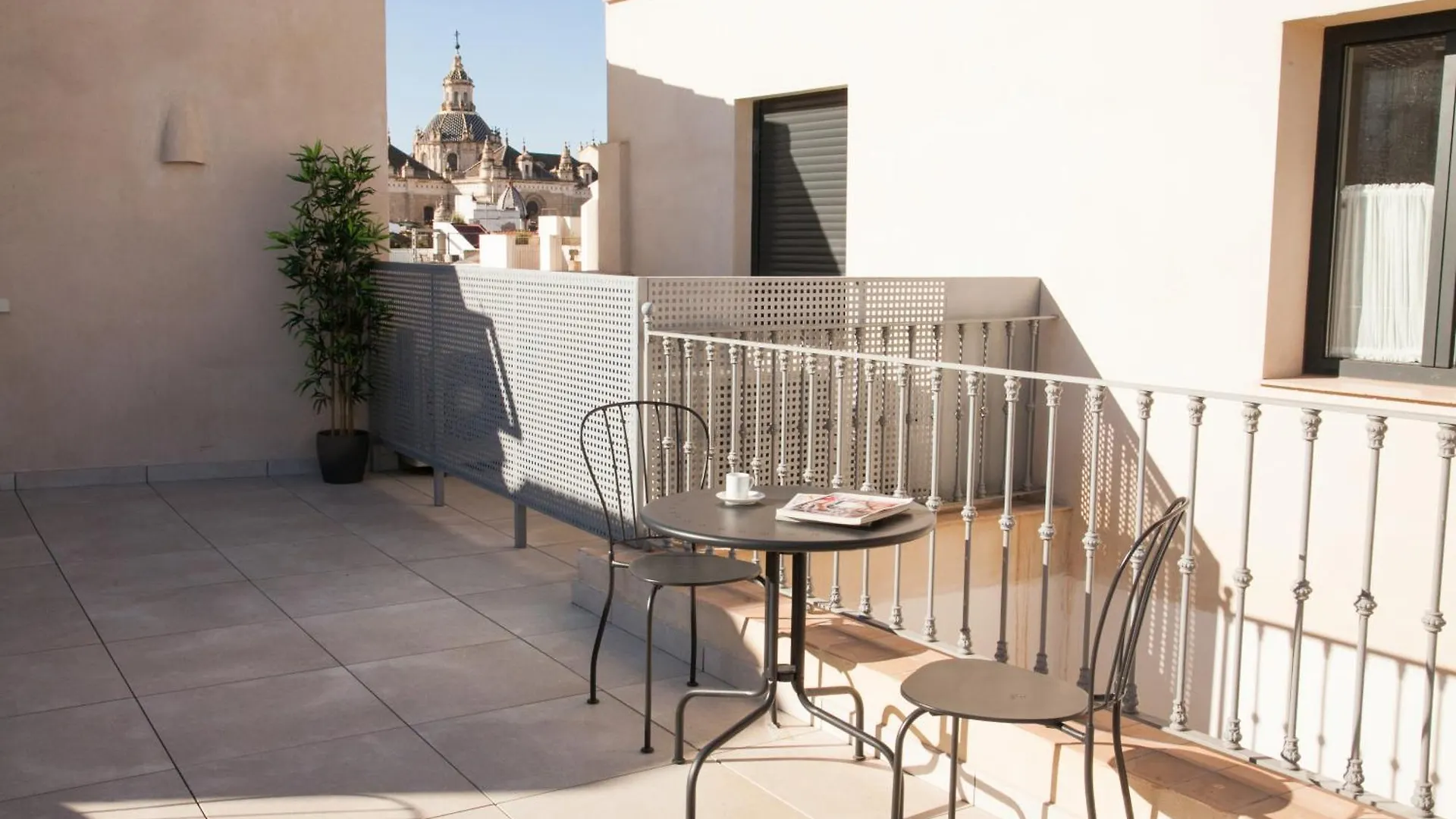 Isg Apartments Cedaceros 12 Seville Spain